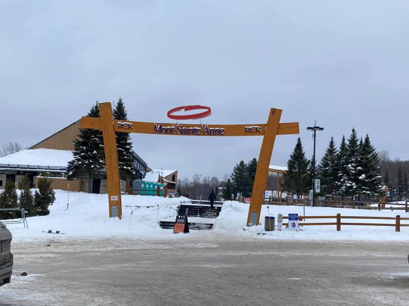 4 janvier Mont Sainte Anne - Soleil au sommet et au versant nord 4 janvier Mont Sainte Anne - Soleil au sommet et au versant nord