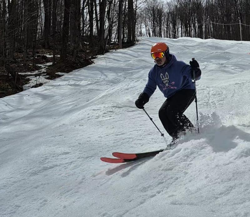 Ski Bromont - C’est déjà le dernier week-end de la saison... Ski Bromont - C’est déjà le dernier week-end de la saison...
